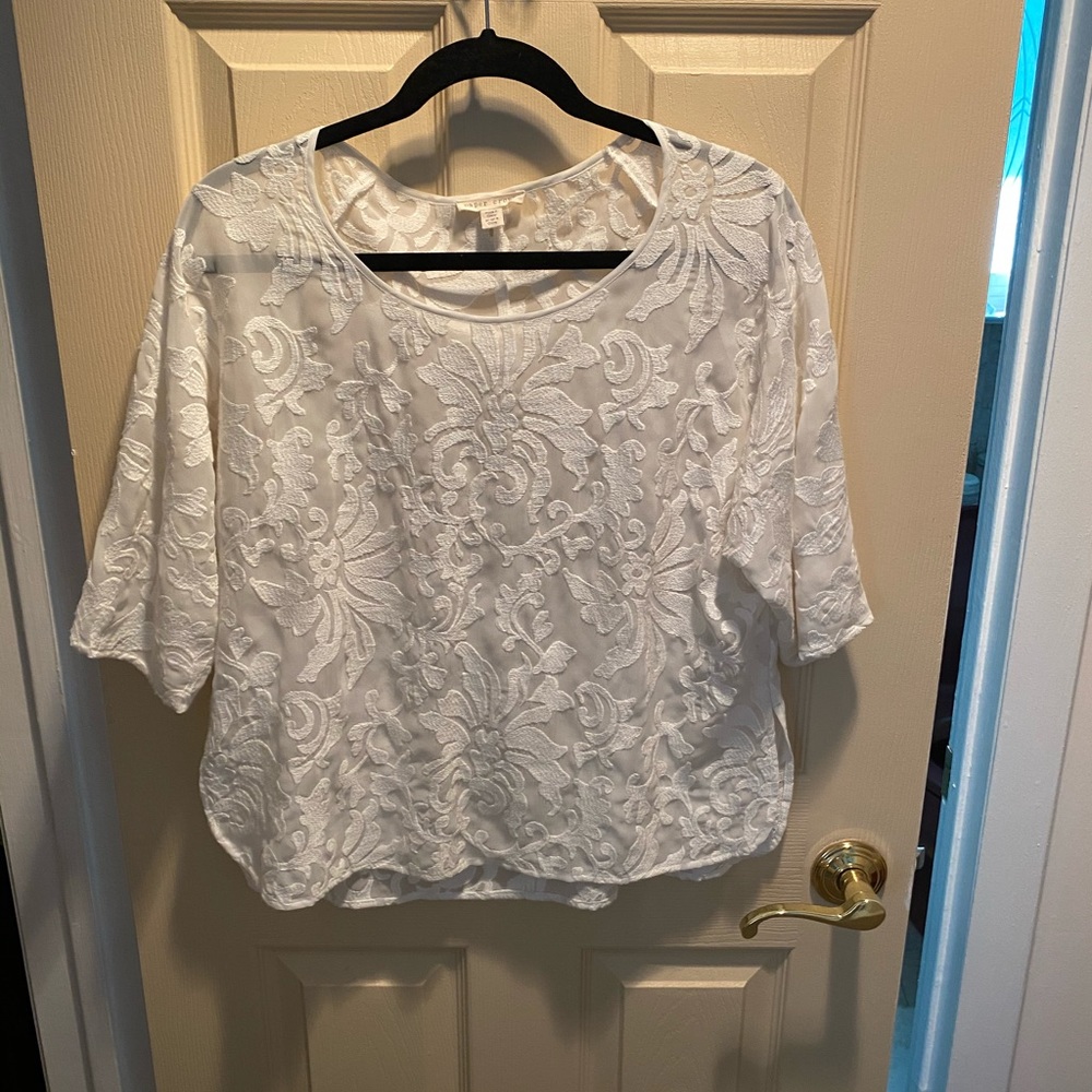 Beautiful ivory cropped blouse